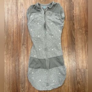 Happiest Baby swadddle